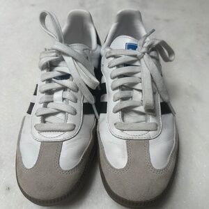 White with black stripe Sambas Size:8
